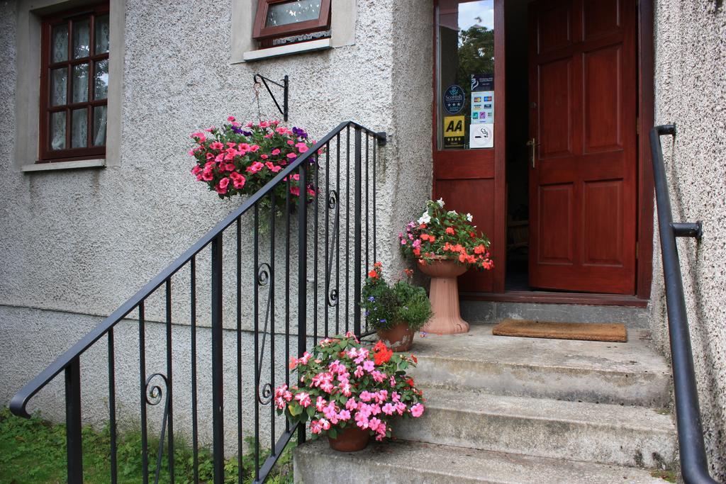 Clarke Cottage Guest House Данфермлин Экстерьер фото