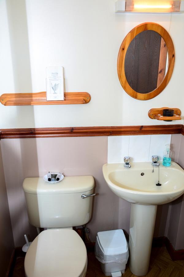 Clarke Cottage Guest House Данфермлин Экстерьер фото